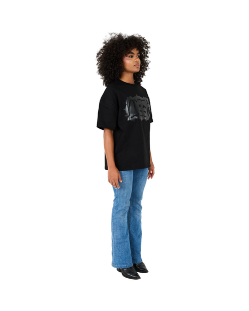 ICONIC BLACK TEE ( LEATHER PRINT)